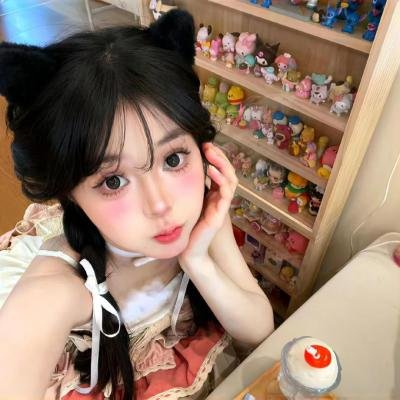 三个带面纱的女子